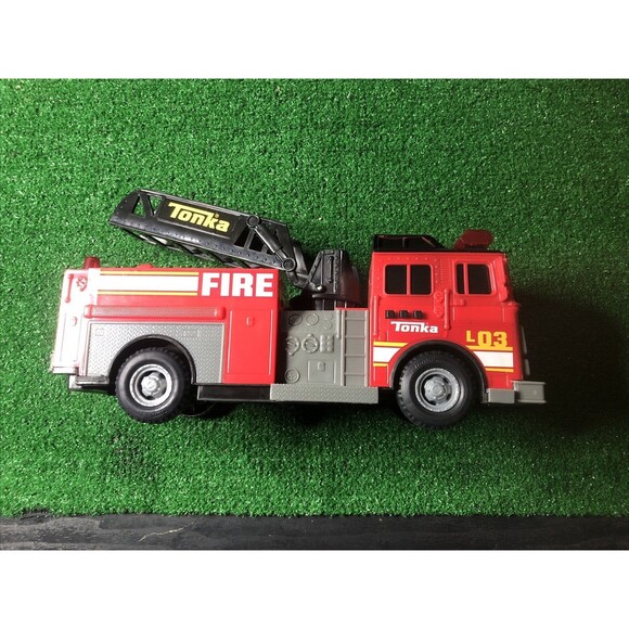 2011 Hasbro Tonka L03 Fire Truck Red - Picture 1 of 8